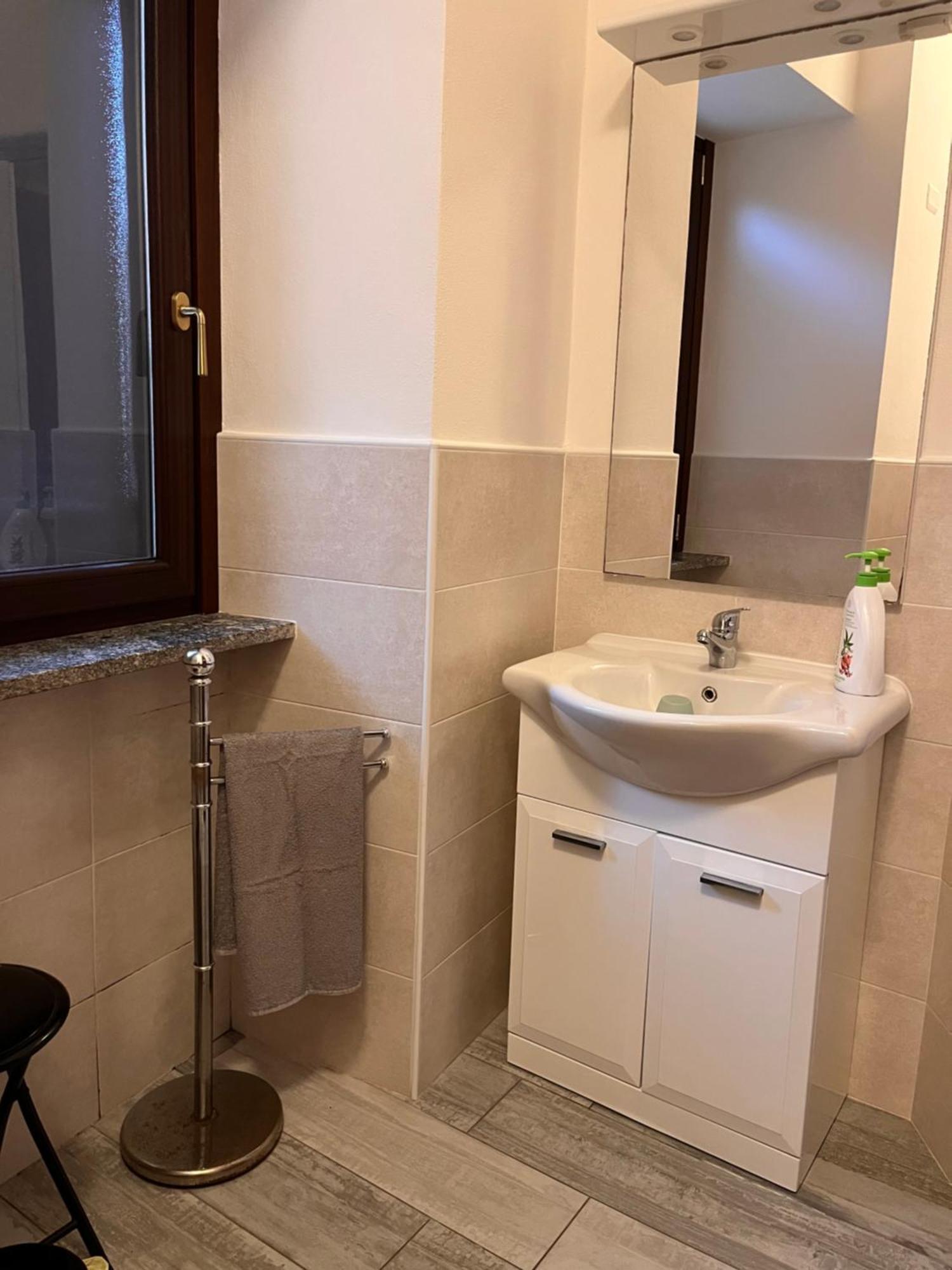 Il Cortile Como Single & Double Room In Apartment No Hotel Zewnętrze zdjęcie
