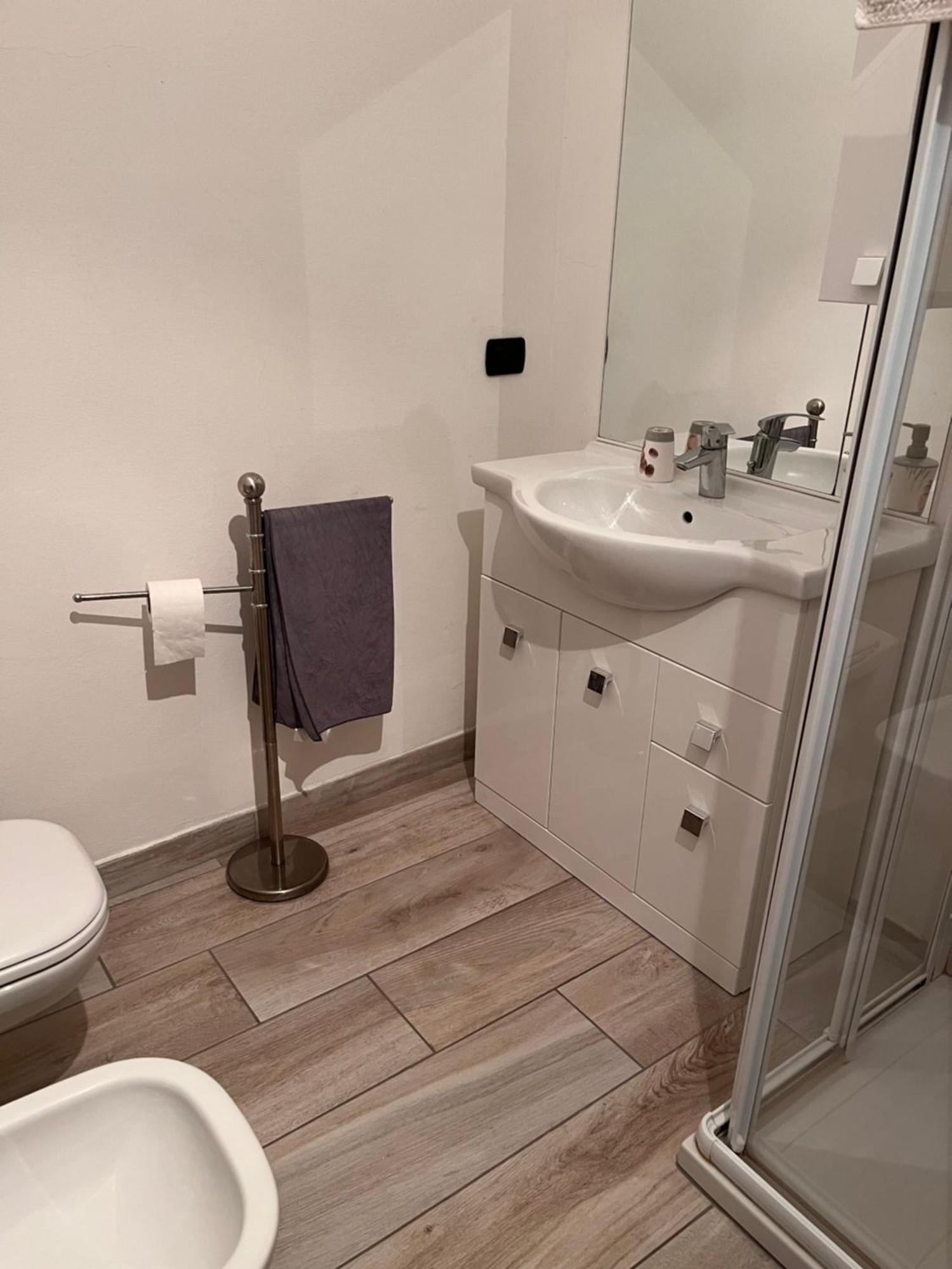 Il Cortile Como Single & Double Room In Apartment No Hotel Zewnętrze zdjęcie