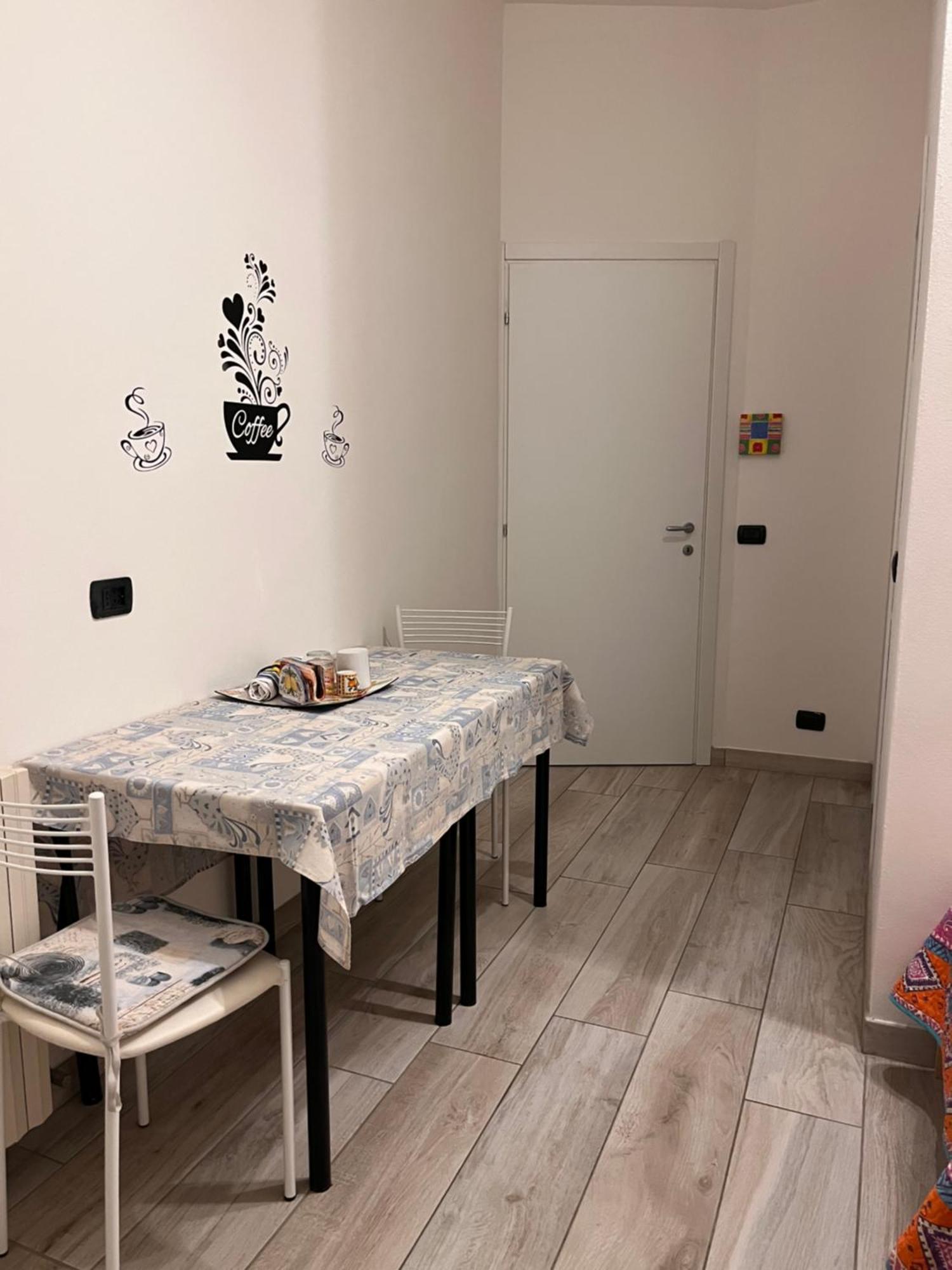 Il Cortile Como Single & Double Room In Apartment No Hotel Zewnętrze zdjęcie